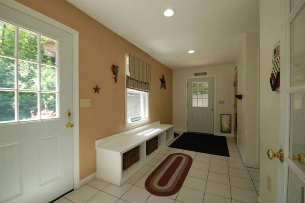 Beautiful Spacious Home W/ Game Room. Gilford Buitenkant foto