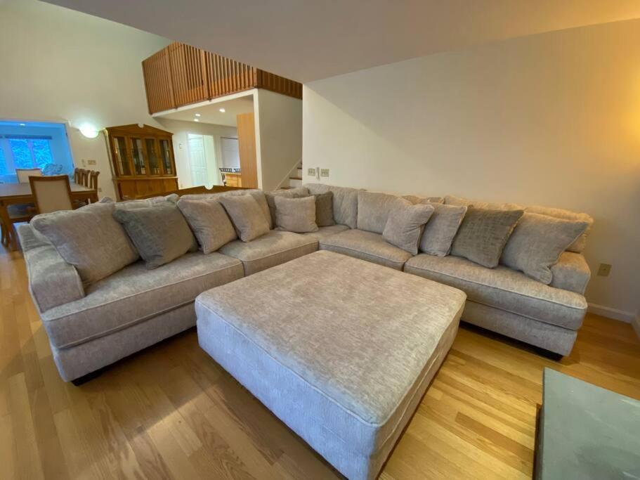 Beautiful Spacious Home W/ Game Room. Gilford Buitenkant foto