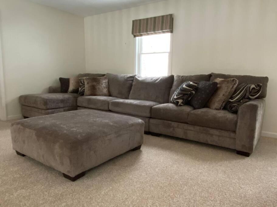 Beautiful Spacious Home W/ Game Room. Gilford Buitenkant foto