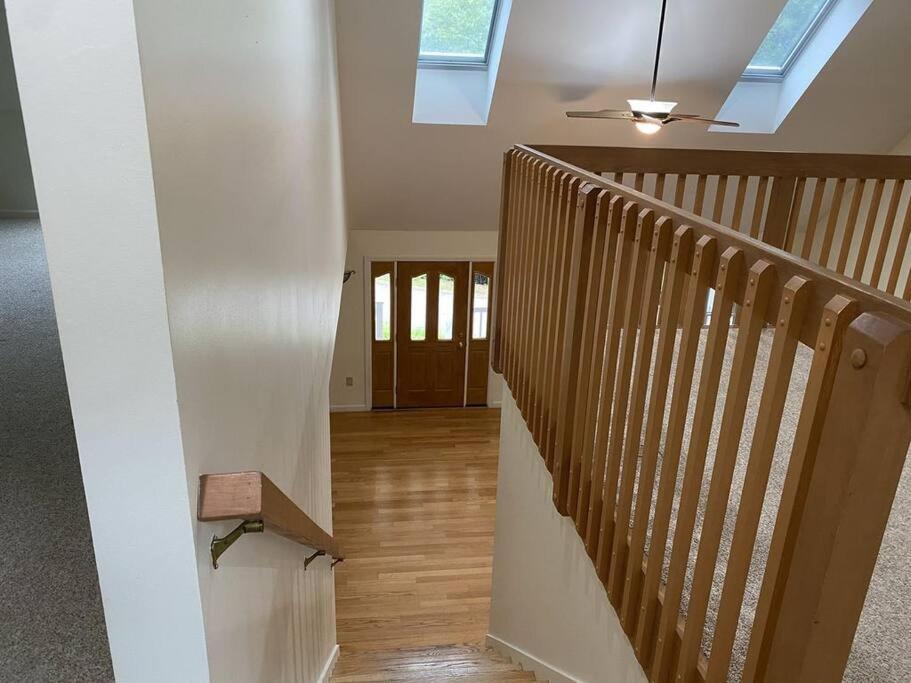 Beautiful Spacious Home W/ Game Room. Gilford Buitenkant foto
