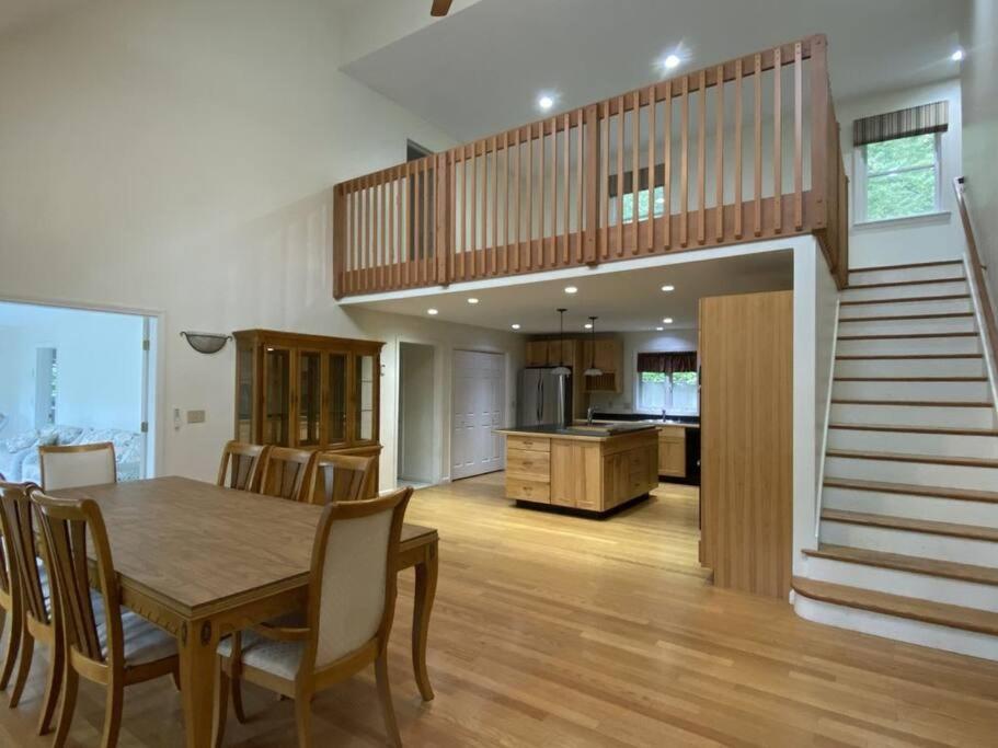 Beautiful Spacious Home W/ Game Room. Gilford Buitenkant foto