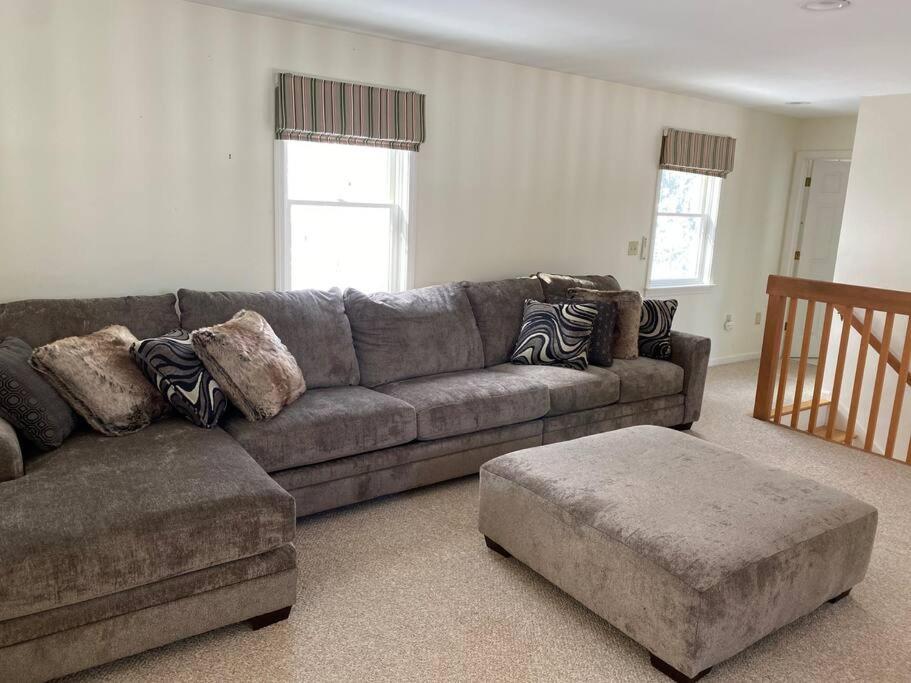 Beautiful Spacious Home W/ Game Room. Gilford Buitenkant foto